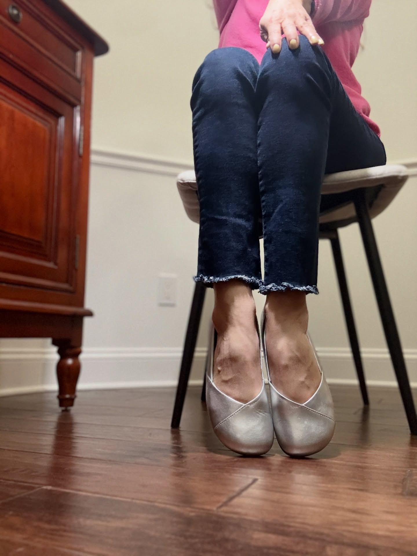 Who says barefoot vibes can’t be chic? From errands to travel days, Xero Shoes keep my stride comfy, confident, and totally effortless. Shop NOW on my LTK! 
#AD #XeroShoes #EffortlessStyle #BarefootConfidence #ComfyAndCute
@xeroshoes