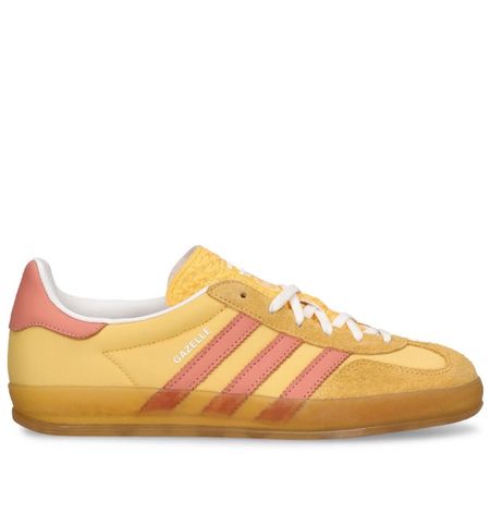 

Adidas gazelle -  size down 1/2 or 1 size 
Sneakers 
Adidas 
Spring outfit 
Summer outfit 
Vacation 
Travel 
 #ltkstyletip #ltktravel #ltkshoecrush 