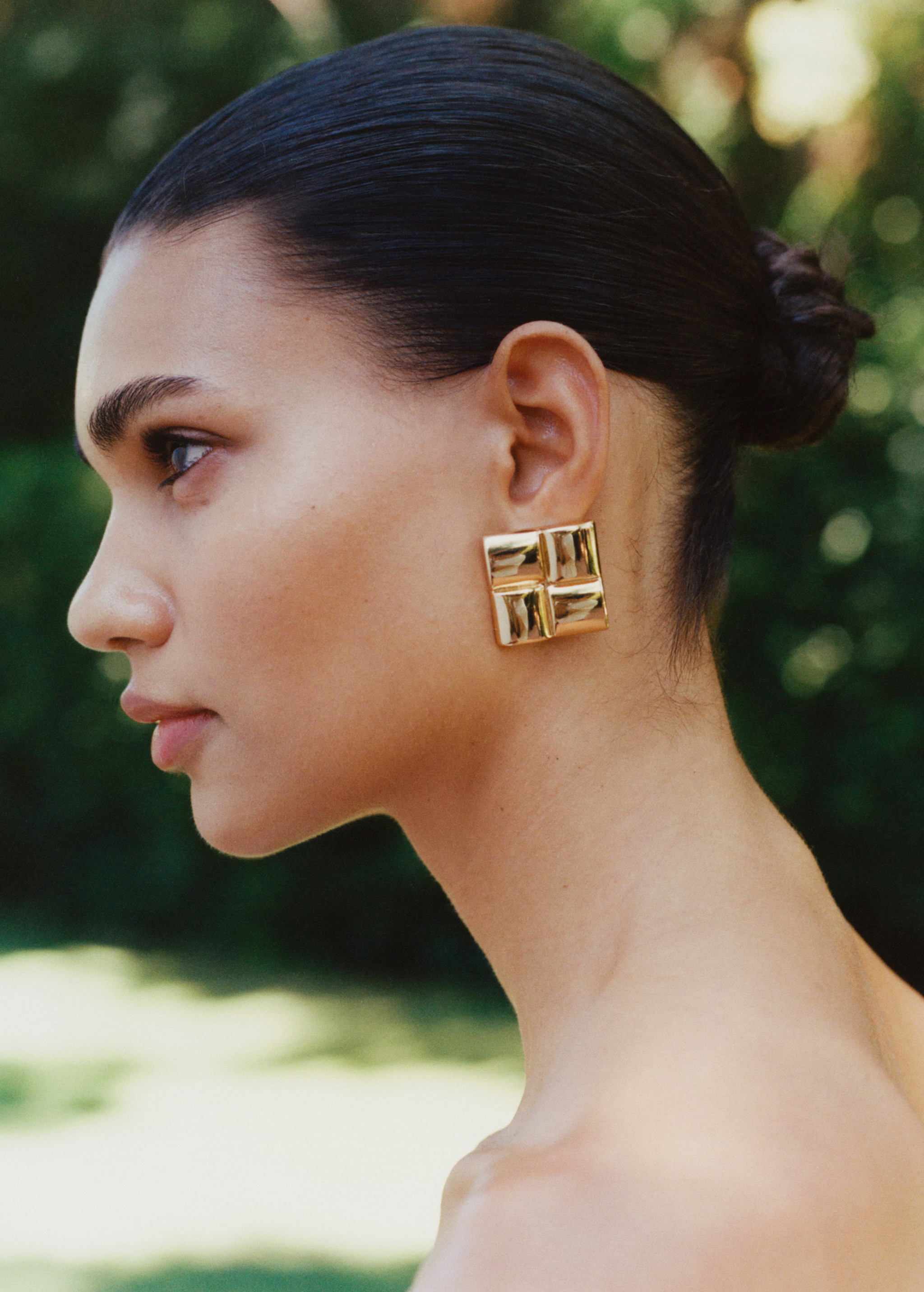 Earrings with geometric relief - Women | MANGO United Kingdom | MANGO (UK)