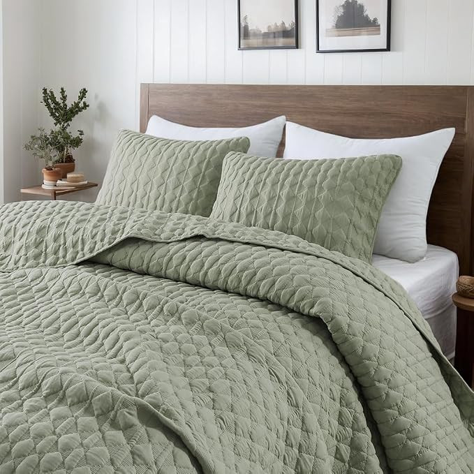 WDCOZY Sage Green Quilt King Size Bedding Sets with 2 Pillow Shams, Lightweight Soft Bedspread Co... | Amazon (US)