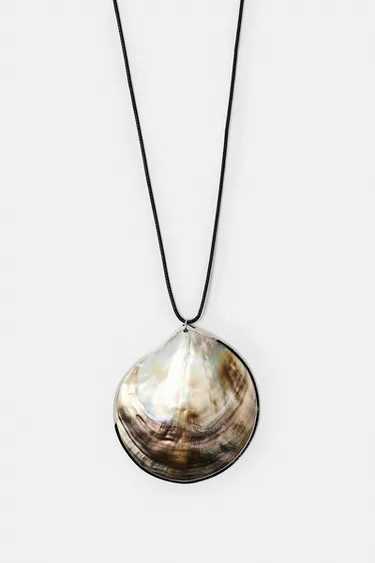 Maxi seashell necklace | Pull&Bear United Kingdom | PULL and BEAR UK