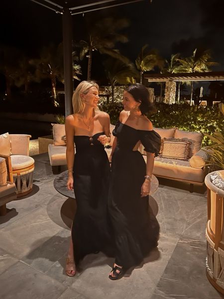 Reunited in Mexico 👯‍♀️ Shop our  looks from @shopbop: 

To shop this post, comment ‘LINK’ below & we’ll DM you a link to shop!