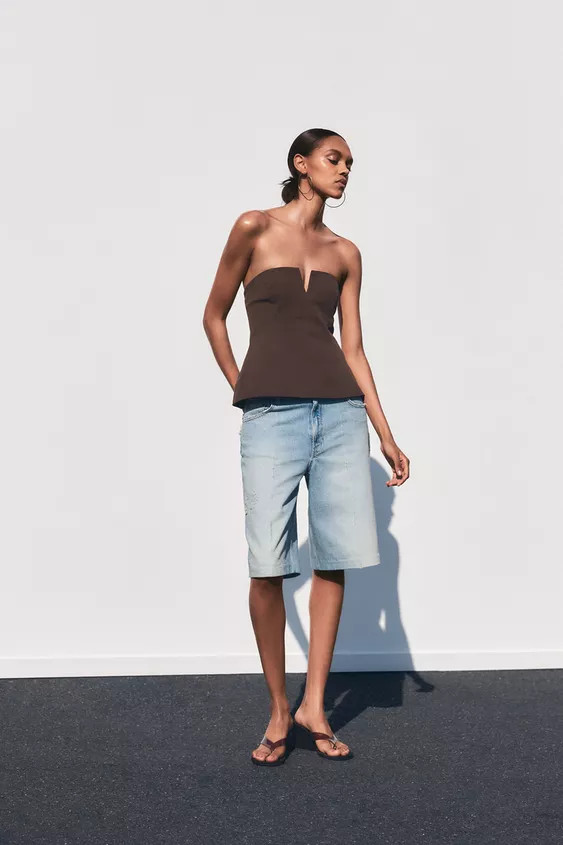 Strapless top with a lined v-shaped metallic piece and exposed shoulders. Matching inner lining. ... | Zara US