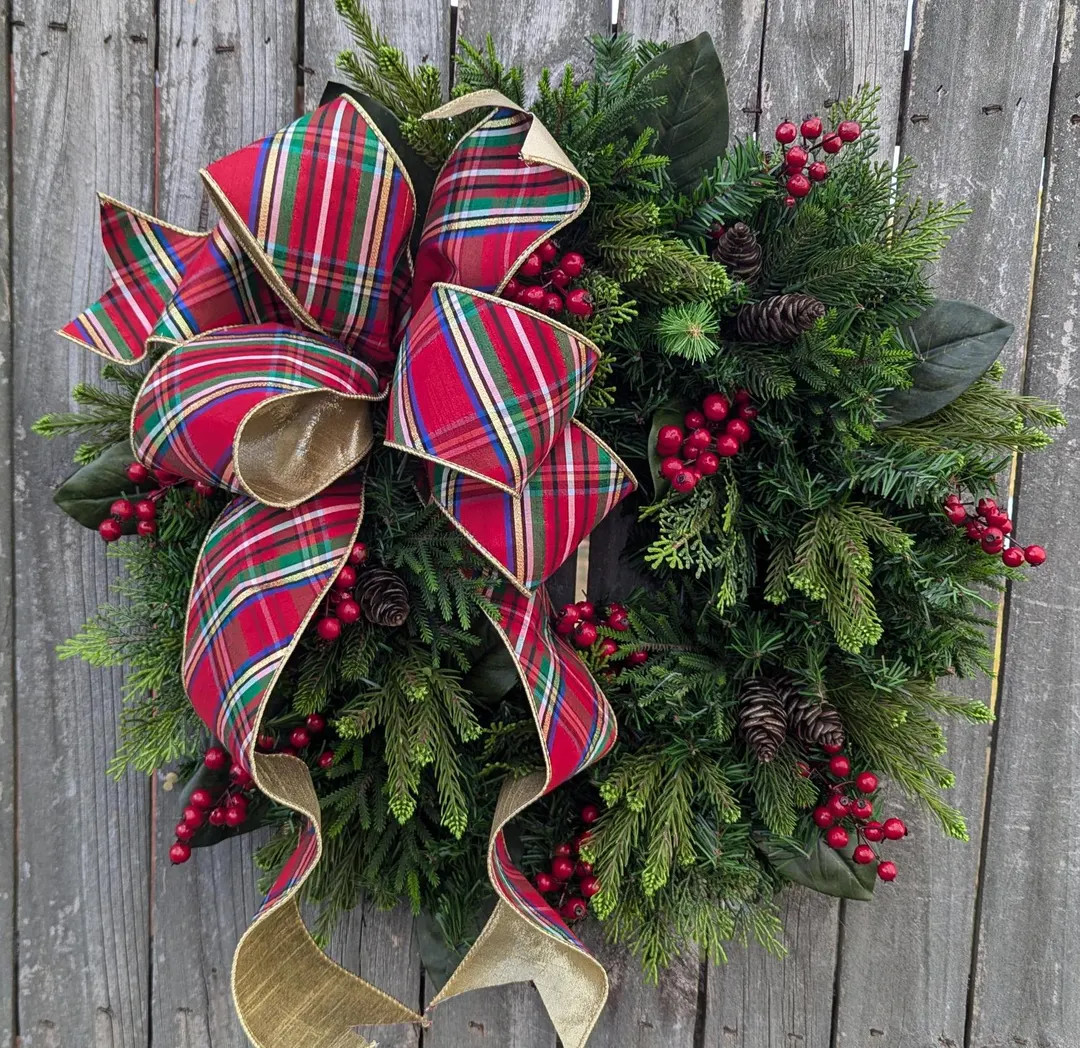 Christmas Wreath, Red and Green Wreath Nutcracker, Christmas Wreath, Red Berries, Red Green Gold ... | Etsy (US)