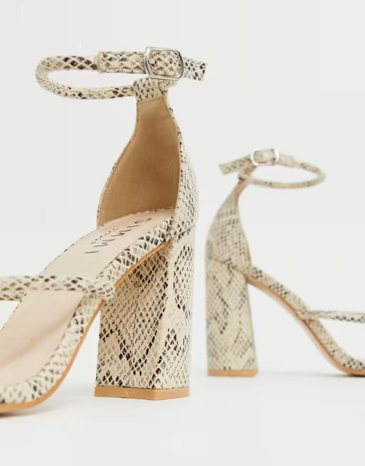 Simmi London – Myra – Sandalen mit Schlangenmuster und Blockabsatz | ASOS DE