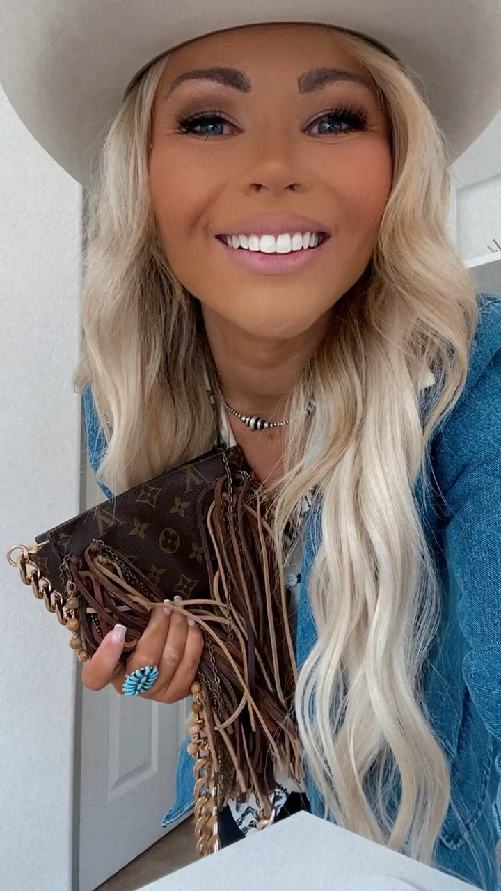 PBR OOTN ♥️🐂

Western boot styling, denim blazer, Lane Boots, Vintage Boho Bags, turquoise, Stetson, Spanx styling

#LTKstyletip #LTKshoecrush #LTKitbag