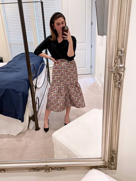 Obsessed with this skirt! Feeling it for all the seasons. Can’t wait to brighten it up for spring/summer 🤩

#LTKSeasonal #LTKworkwear #LTKstyletip