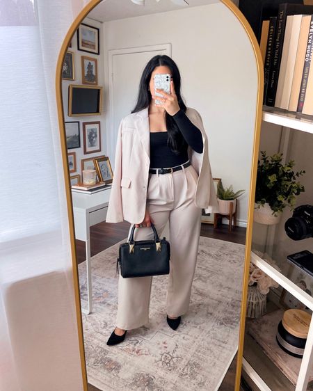 Ways To Style a Black Long Sleeve Bodysuit: Outfit 6

Get 15% off SHEIN items with code Q3YGJESS

🏷️: amazon fashion, black long sleeve square neck bodysuit, skims dupe bodysuit, beige blazer pant set, beige trouser pants, black pointed toe pumps, black tote bag, workwear fall outfit, fall outfit with black bodysuit, workwear fall style, workwear outfit, workwear style, office style, office outfit 



#LTKworkwear #LTKshoecrush #LTKstyletip