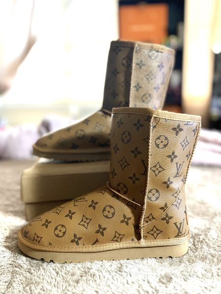 LV Uggs


fall boots, winter shoes, brown boots, ankle boots, gifts for her, cozy shoes

#LTKshoecrush #LTKstyletip #LTKGiftGuide