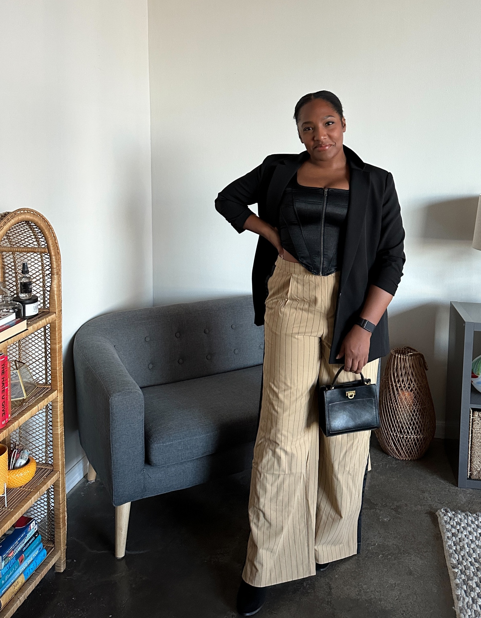 Finally found a corset top! These wide legs trousers were a bonus on this Target run.

#corsettop #trousers #target


#LTKfit #LTKunder100 #LTKcurves