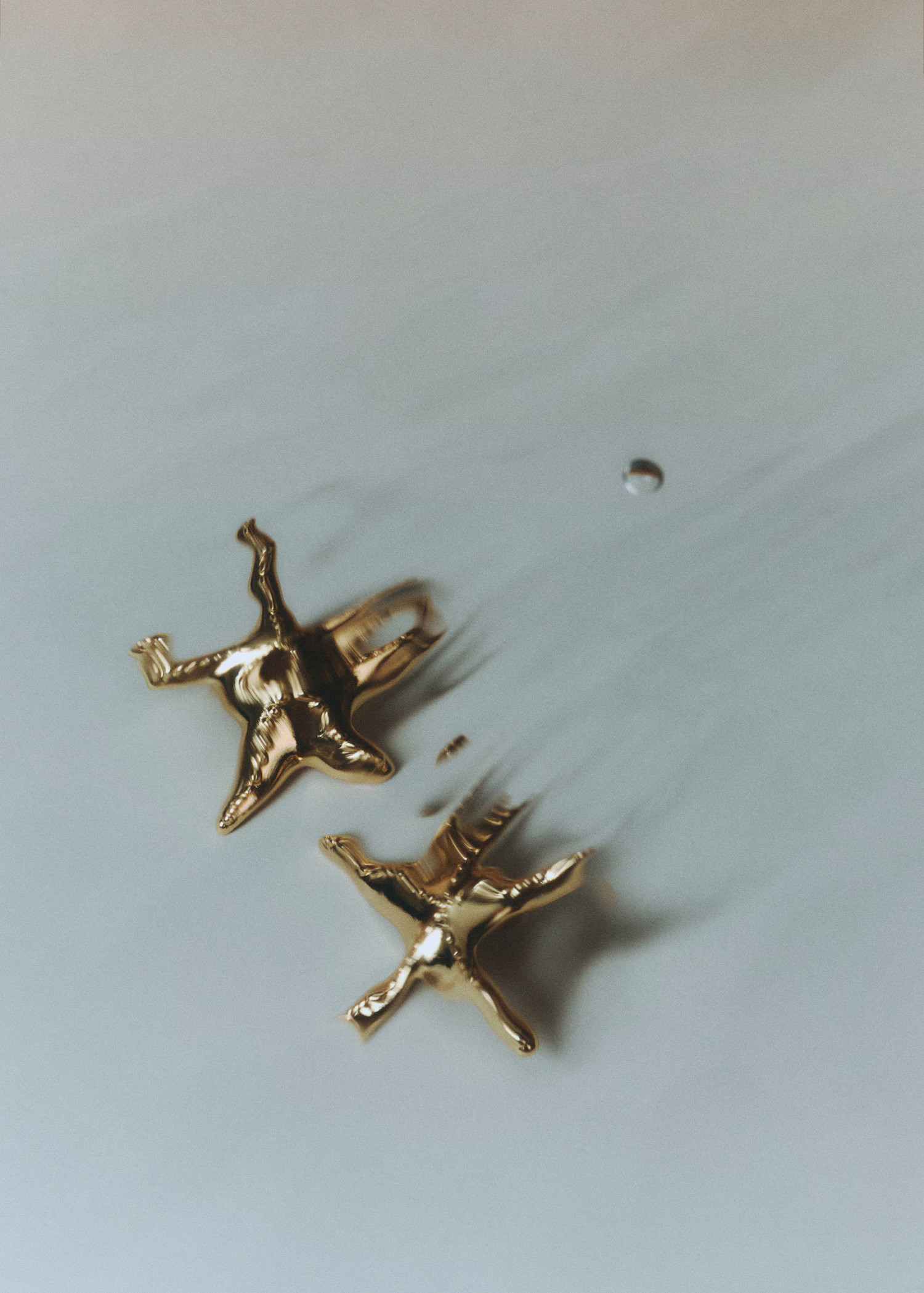 Star design earrings - Women | MANGO United Kingdom | MANGO (UK)