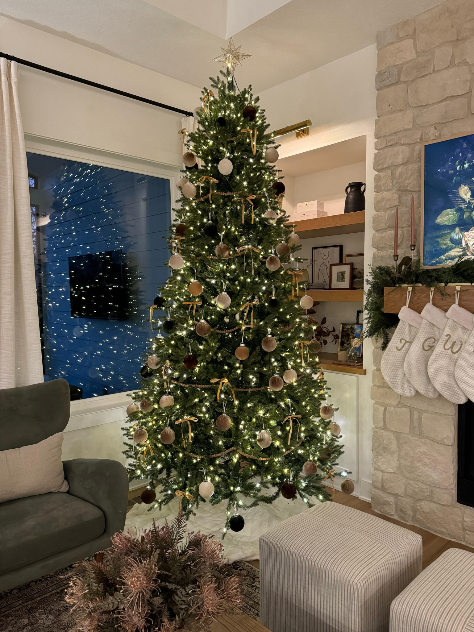 Amazon Christmas tree decor! Velvet ornaments, shatterproof ornaments, neutral Christmas tree, brown Christmas tree, Christmas tree bows