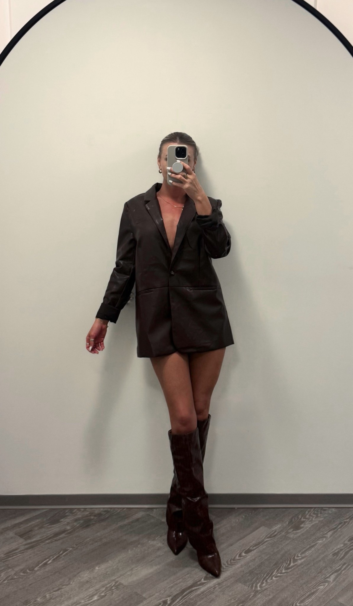 An oversized blazer as dress >>>> added the perfect pair of boots too 🙌🏼

Vici, Vici outfit, blazer, leather blazer, oversized blazer, boots, knee high boots, heeled boots

#LTKootd #LTKPetite #LTKFindsUnder50