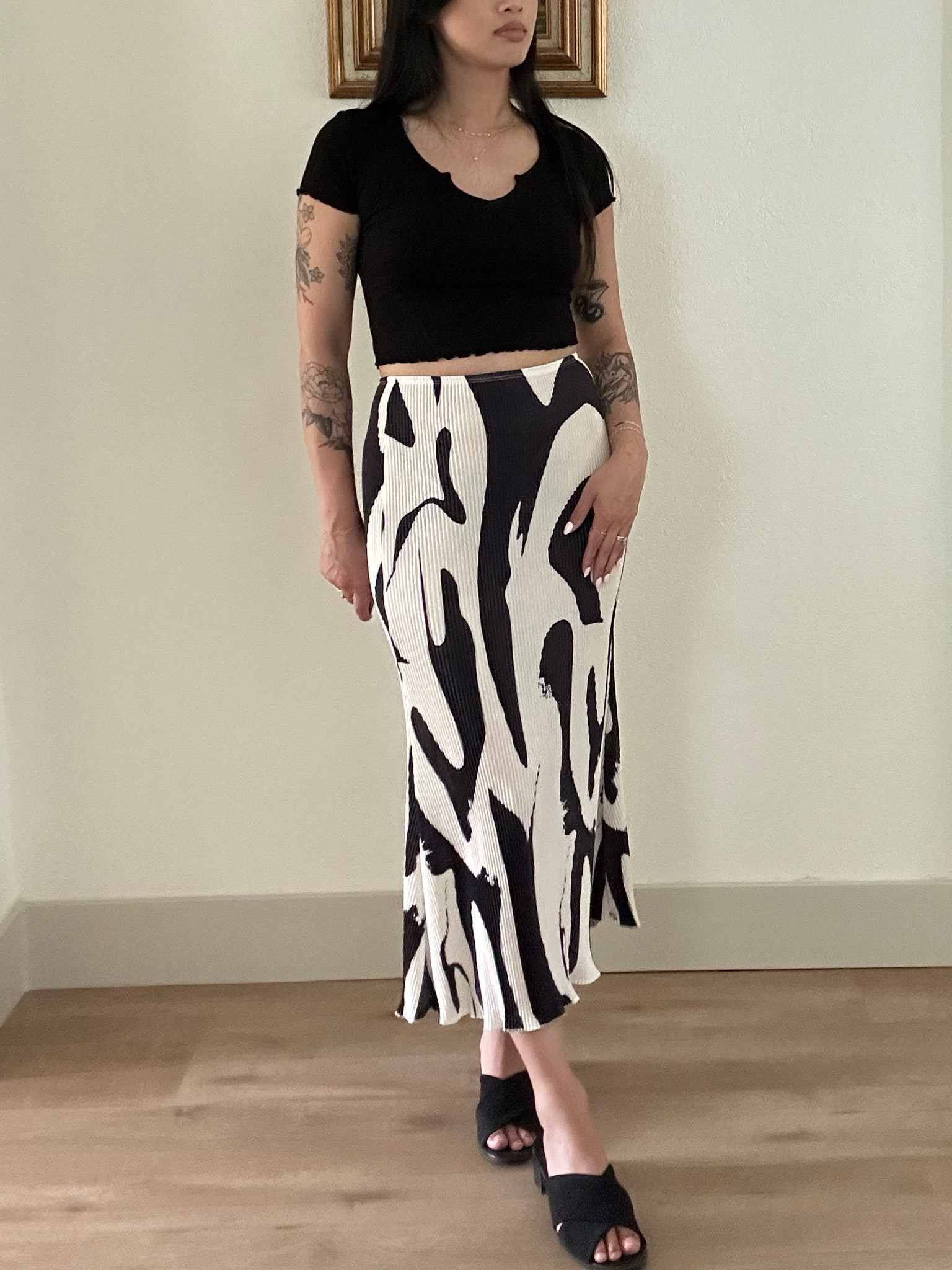 I underestimated this Skirt from SHEIN!! It feels luxurious. Top is from Marshall’s and shoes are from Nordstrom Rack (similar products are linked).