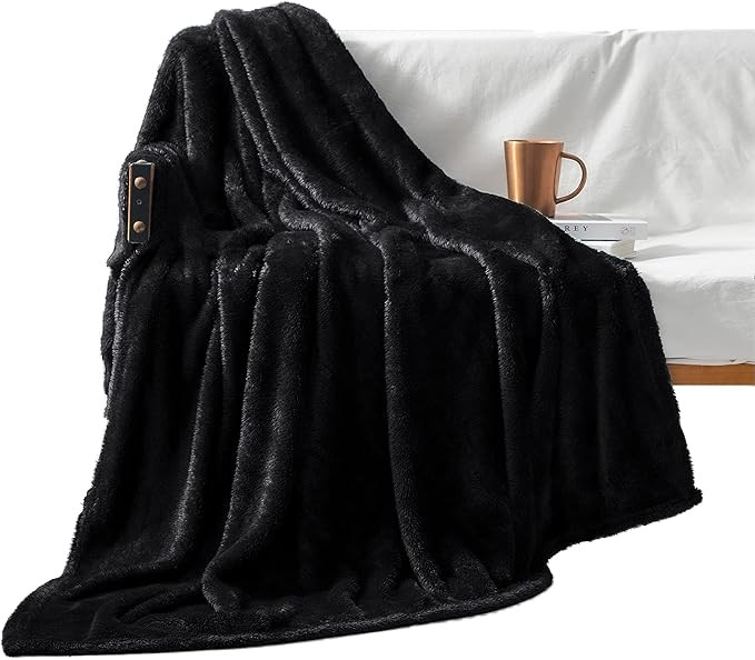 Exclusivo Mezcla Plush Extra Large Fleece Throw Blanket for Couch,Bed and Sofa (50x70 inches, Bla... | Amazon (US)