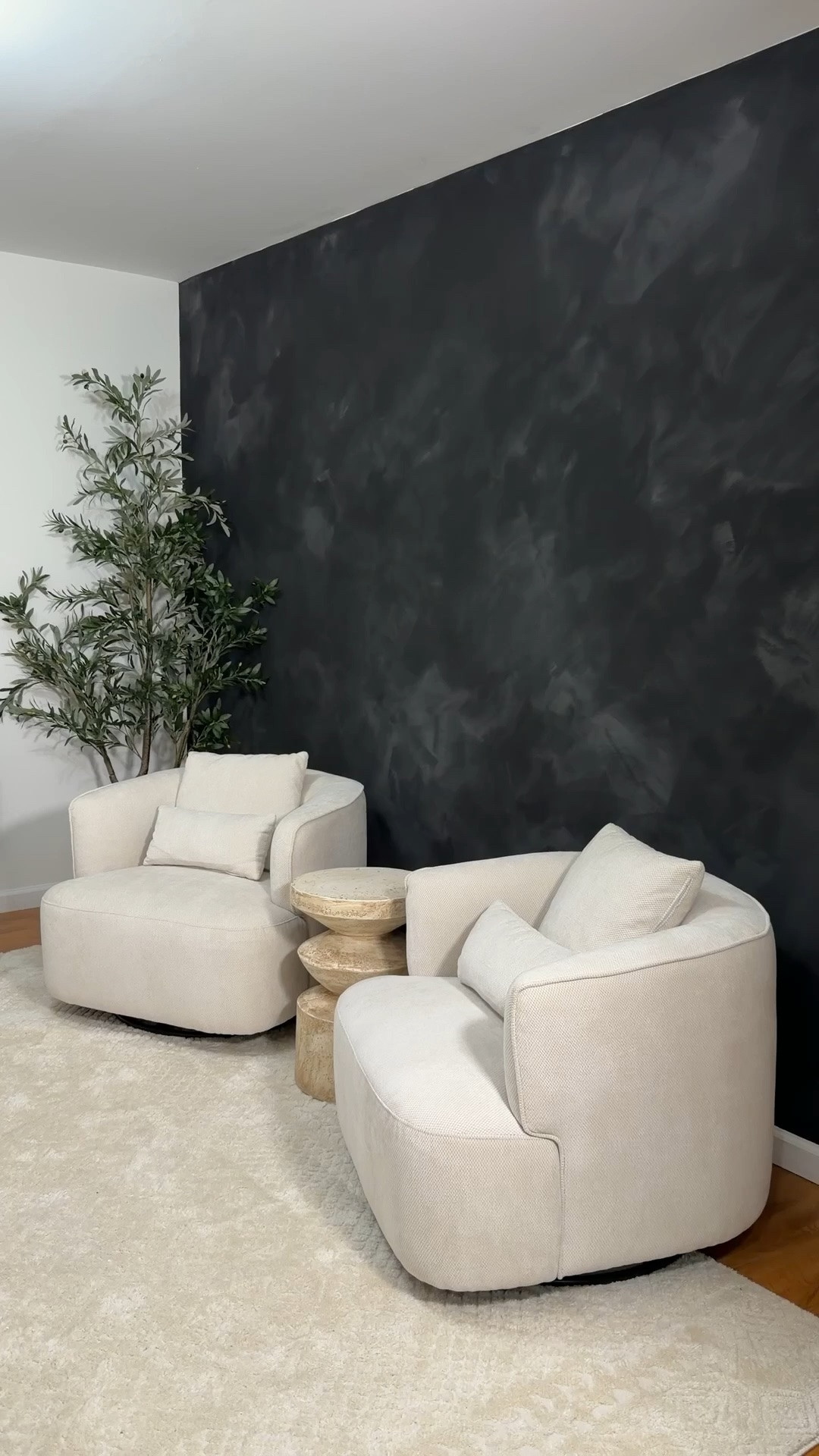 This accent wall just brought our room transformation together . Paint is Lime Wash from Color Atelier in Velvet Noir😍

#LTKHome