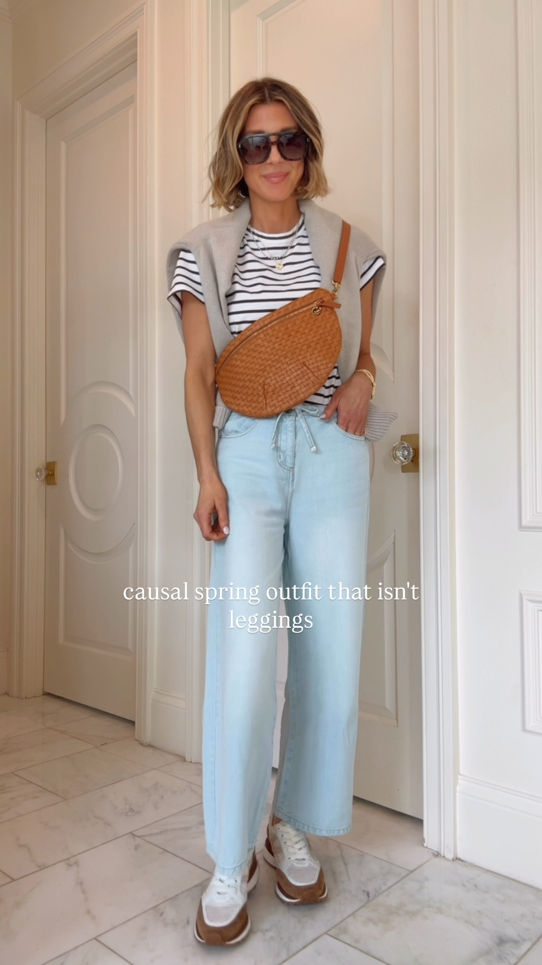 Casual spring outfit. Love those lounge jeans fit tts wearing size small 