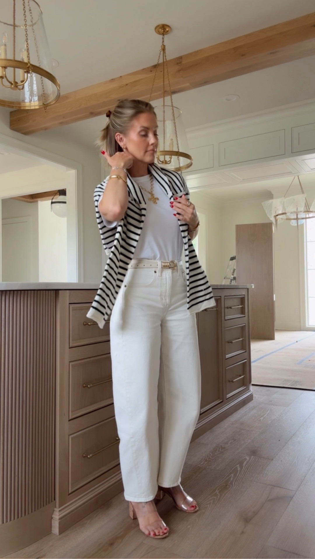 XS tee / XS striped cardigan / 24 Short jeans

#LTKootd #LTKPetite #LTKOver40