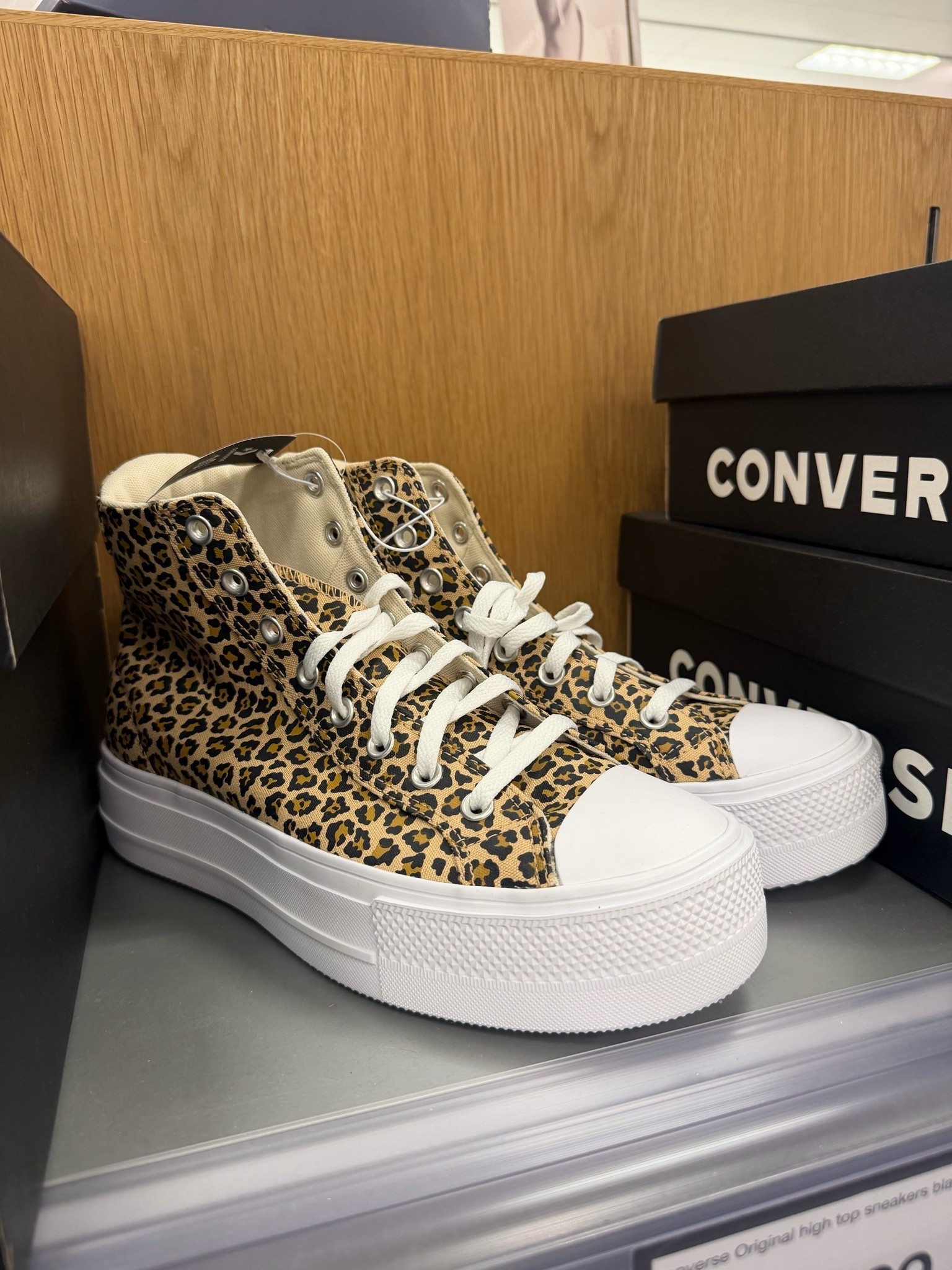 how cute are the cheetah converse!🐆
