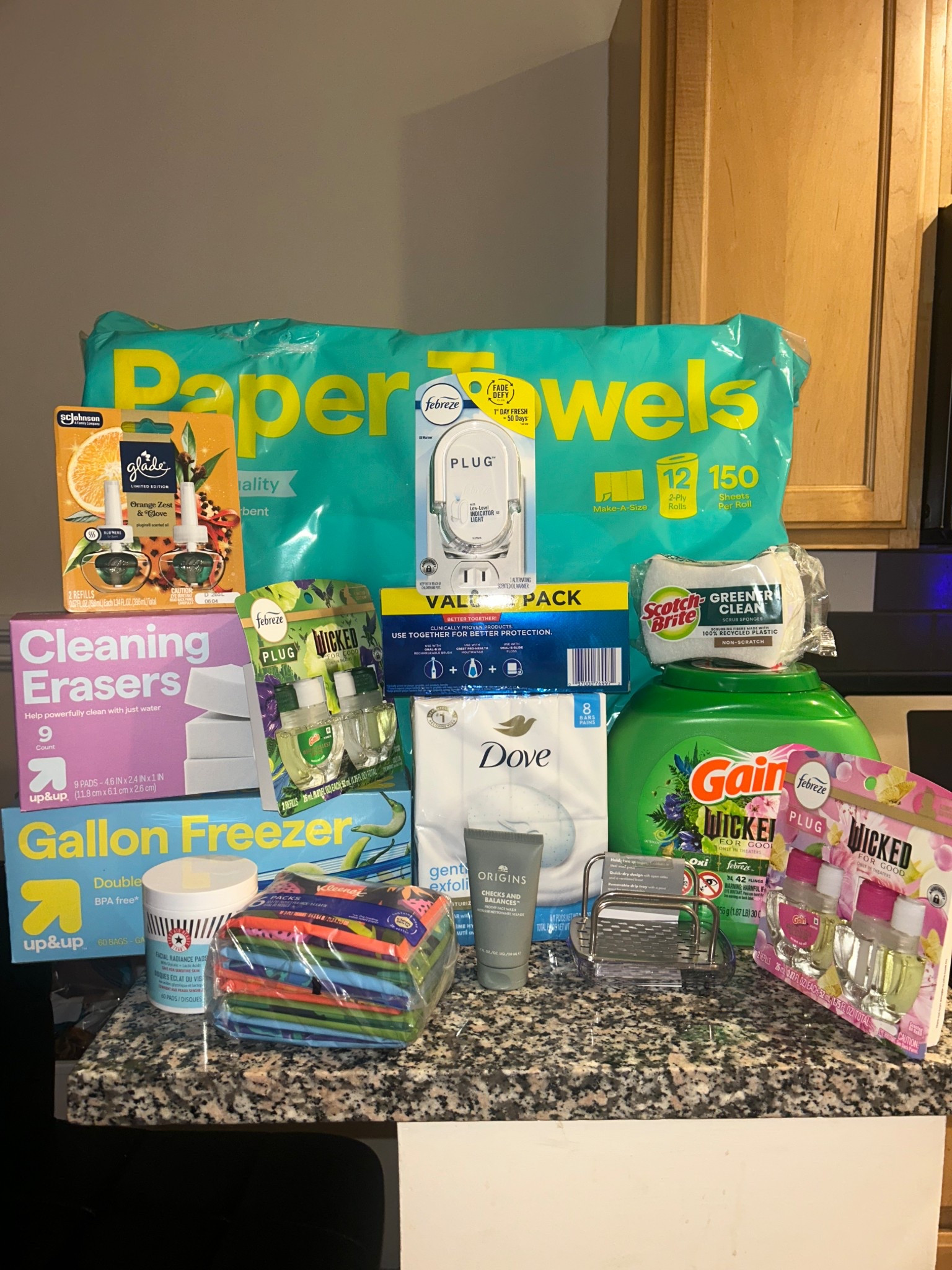 My Target delivery order came in with some fun items this time around. I’m loving the Wicked era and all of the cutesy stuff that comes with it. 

Restocked my current favorite fave fave wash and some other household essentials.


Target haul, shopping haul, laundry, smell goods, 


#LTKGiftGuide #LTKHoliday #LTKdayinmylife