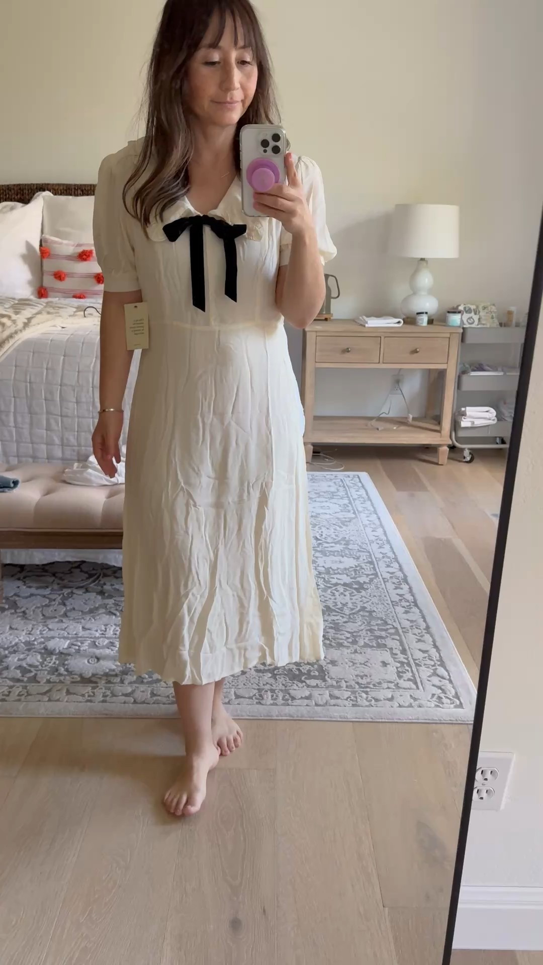 Mommy and me family photo dresses. I’m wearing a medium I like that the sleeves are elastic in the back.