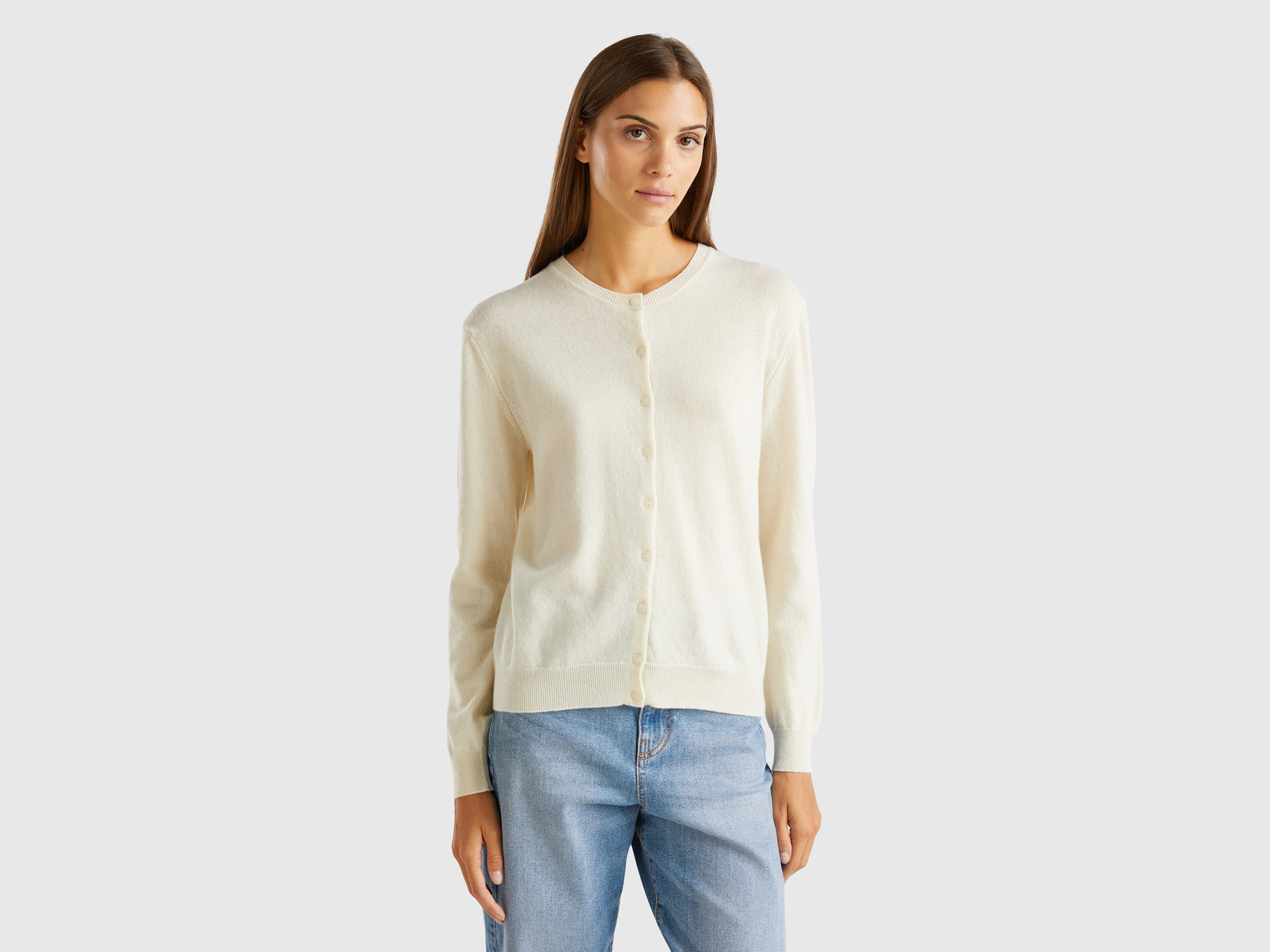 Rundhals-Cardigan in Cremeweiß aus reiner Merinowolle - Cremeweiss | Benetton | Benetton (EU)
