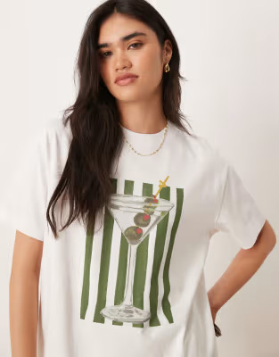 Abercrombie & Fitch short sleeve martini graphic boyfriend t-shirt in white | ASOS (Global)