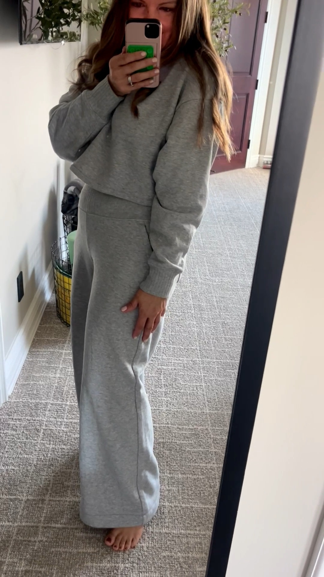 This Alo lounge set 🤍🤍

#LTKCyberWeek #LTKTravel #LTKootd