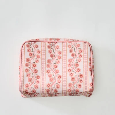 Teil Duncan Henley x Weezie Medium Patterned Toiletry Bag Teil Duncan Henley Climbing Vine / No Embroidery Teil Duncan Henley Climbing Vine | Weezie Towels