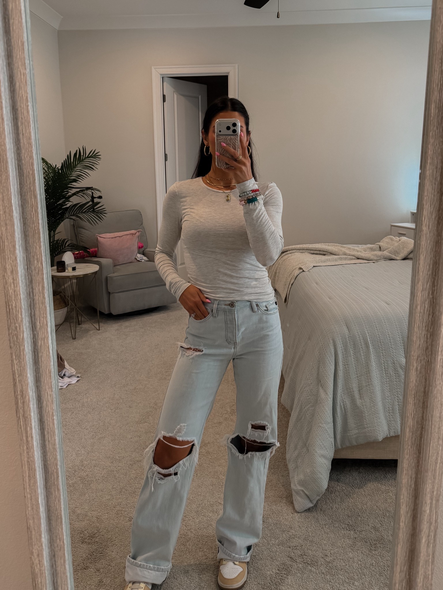 Simple comfy spring 🌼💖🫶🏽 

All jeans from Vici are on major sale with code denim40 🙌🏽

#LTKSpringSale #LTKSeasonal #LTKmomlife