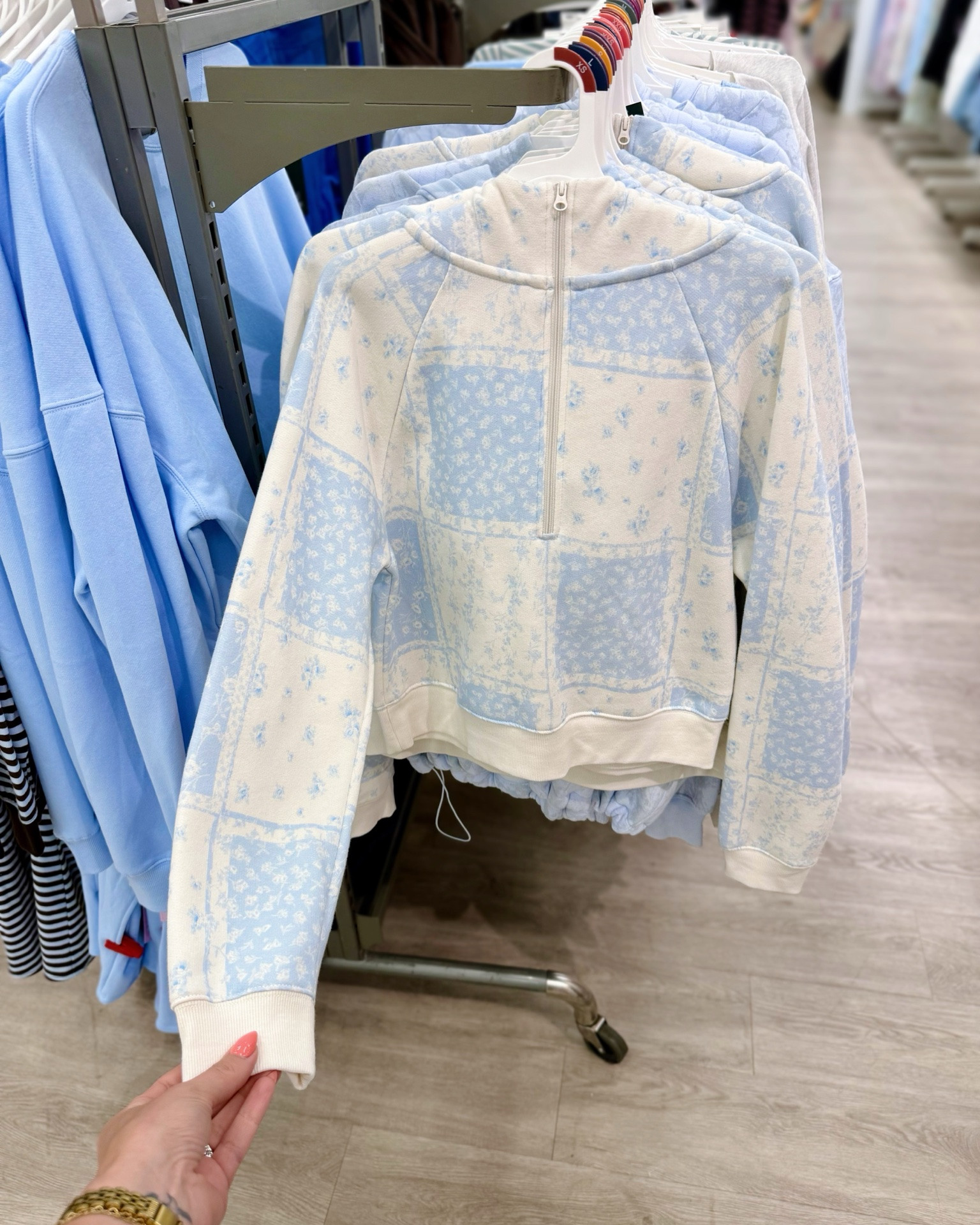 Sooo many new arrivals, I’m obsessed! 😍 Give me all the cozy + chic sweaters for chilly summer nights and alllll the lobster thangs this season 🦞👉🏼

Anyone else low-key love the lobster trend because it instantly makes you think of the show Friends, or is that just me?!

@Target

#LTKBaby #LTKSeasonal #LTKTravel