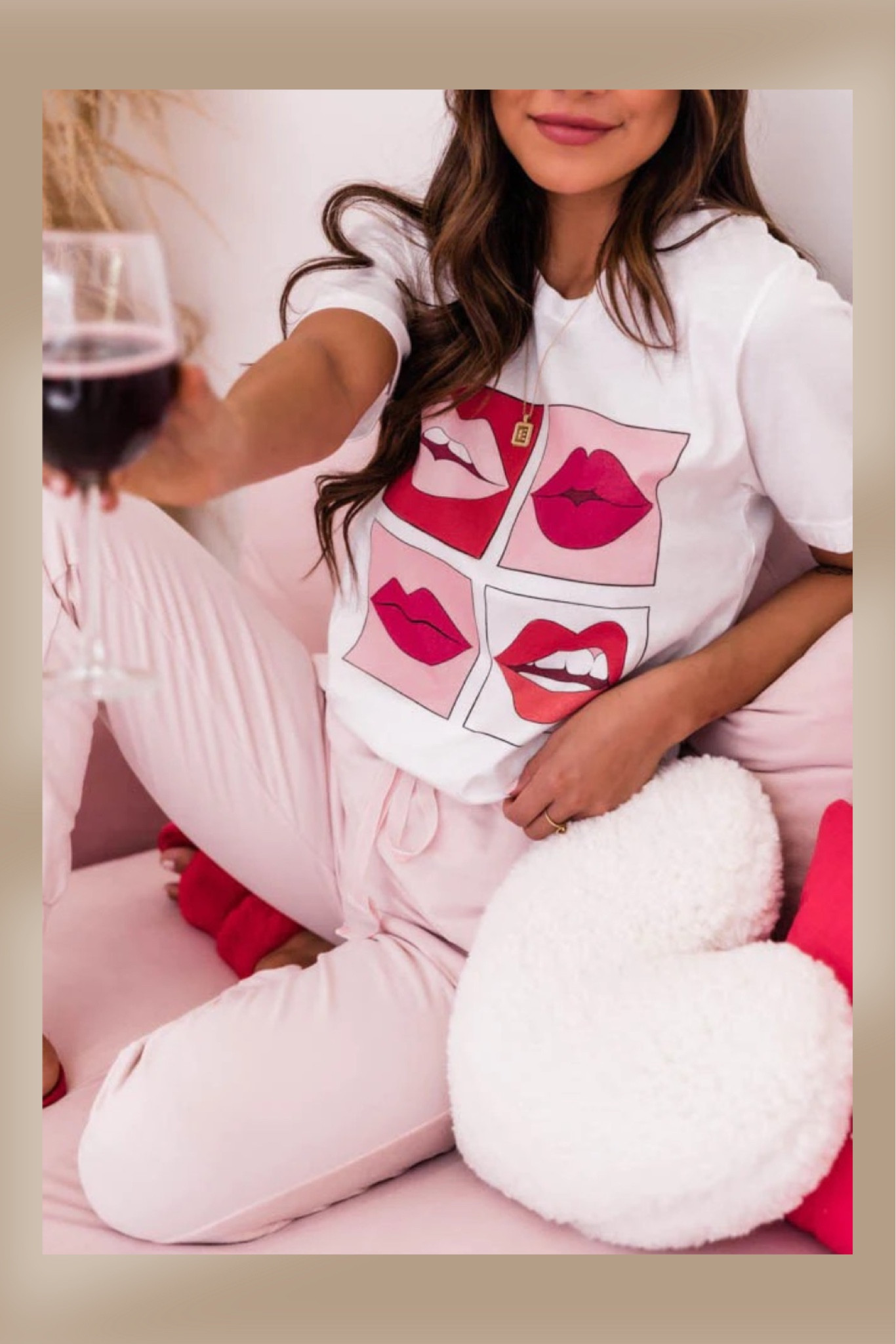 LIPS WHITE GRAPHIC TEE

#LTKFind #LTKGiftGuide #LTKSeasonal