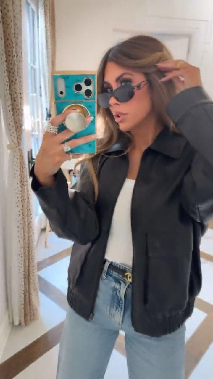 The sale is over, but this jacket is still very affordable! Wearing US 4 in the jeans and XS in the jacket! Small tank top! 

Nordstrom Fashion, Nordstrom Finds, Nordstrom Jewelry, Nordstrom Shoes, Fall outfits women, Date night outfits, Work outfits, Gemme Beauty, Emily Gemma

#LTKSeasonal #LTKWorkwear #LTKgrwm