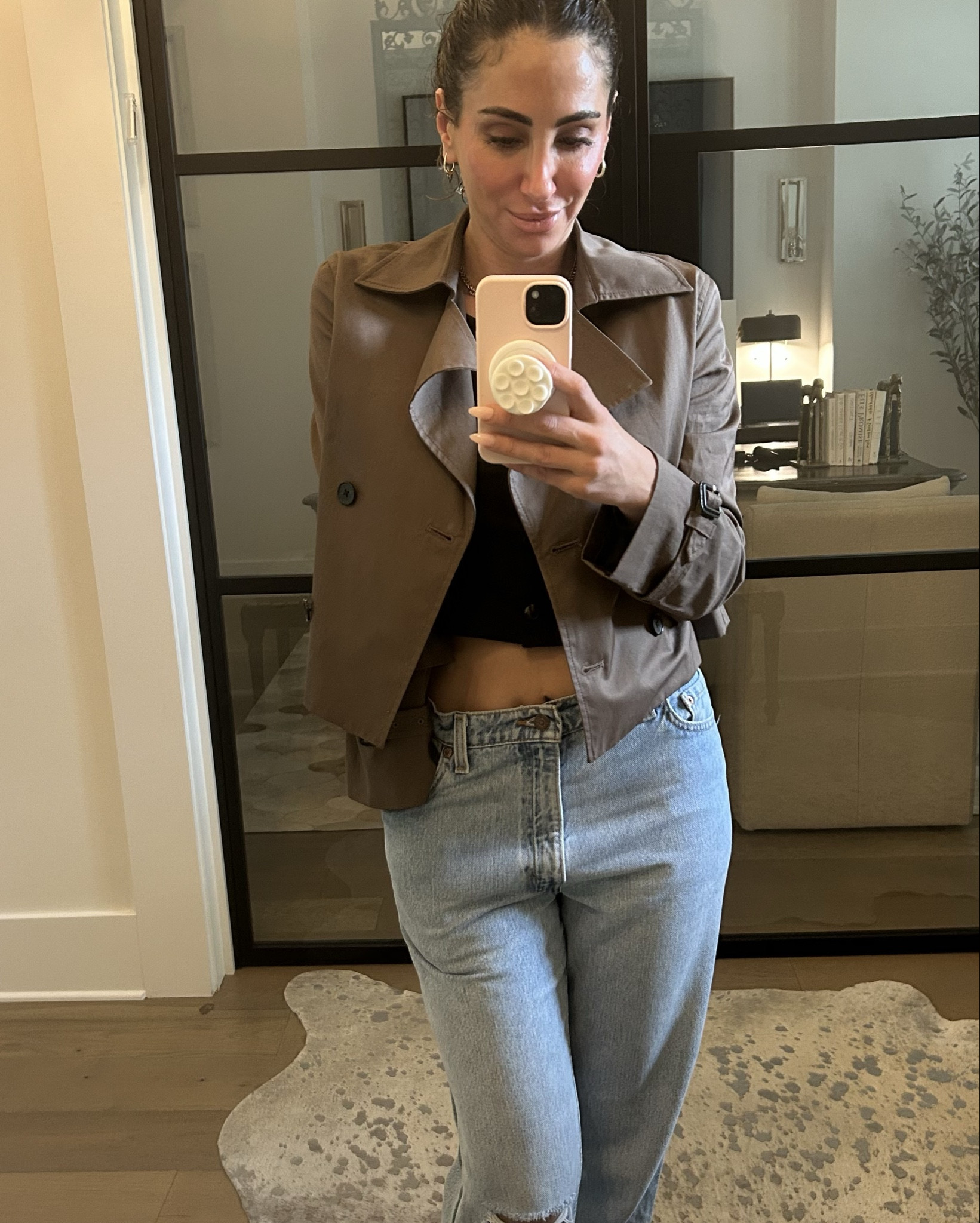 Acute cropped trench, I mean, can we be cuter? 

#LTKStyleTip #LTKSeasonal #LTKOver40