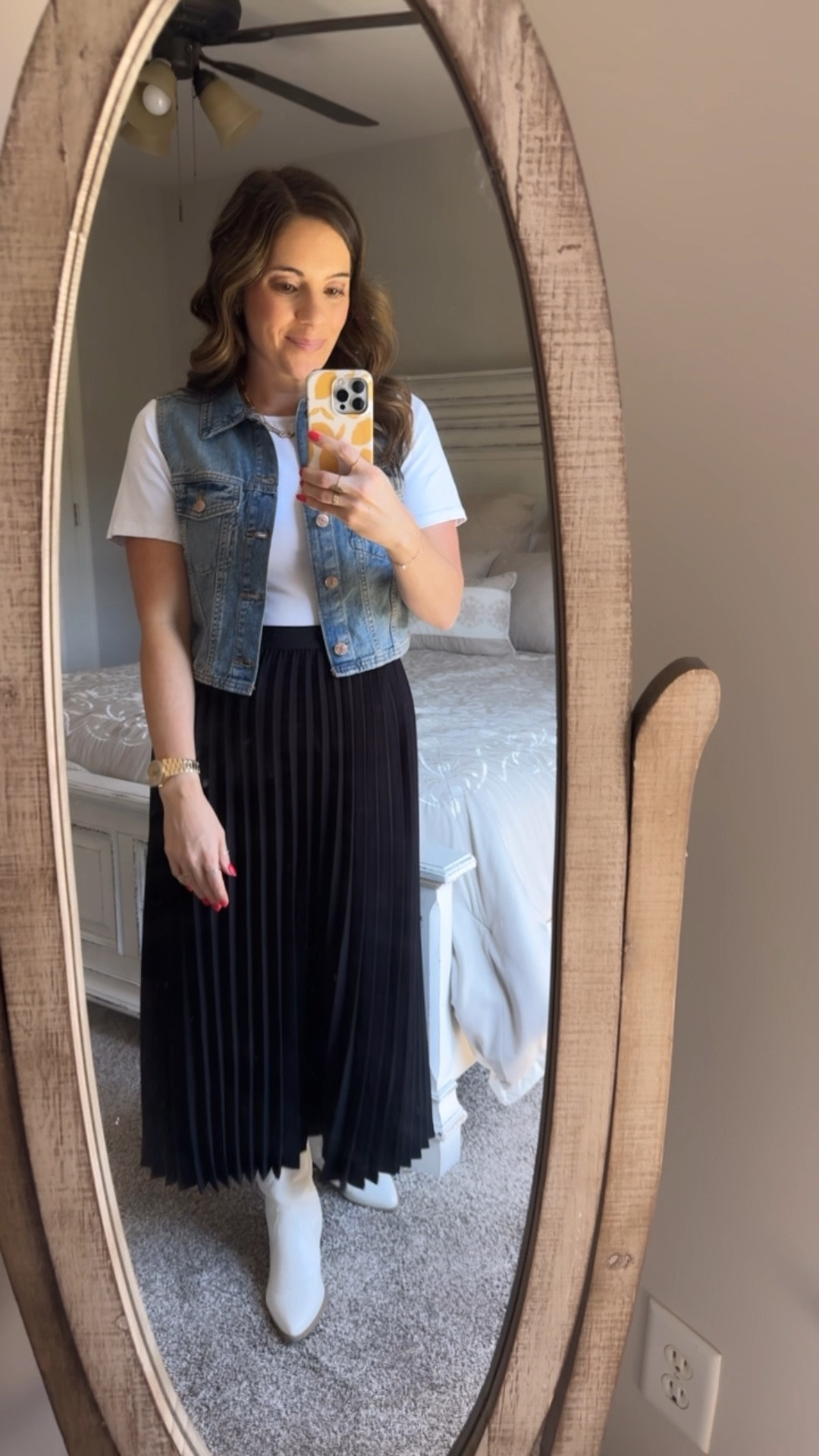 Bodysuit L
Vest S- size up if needed for bust size or a more oversized feel

#LTKFindsUnder50 #LTKStyleTip #LTKSaleAlert