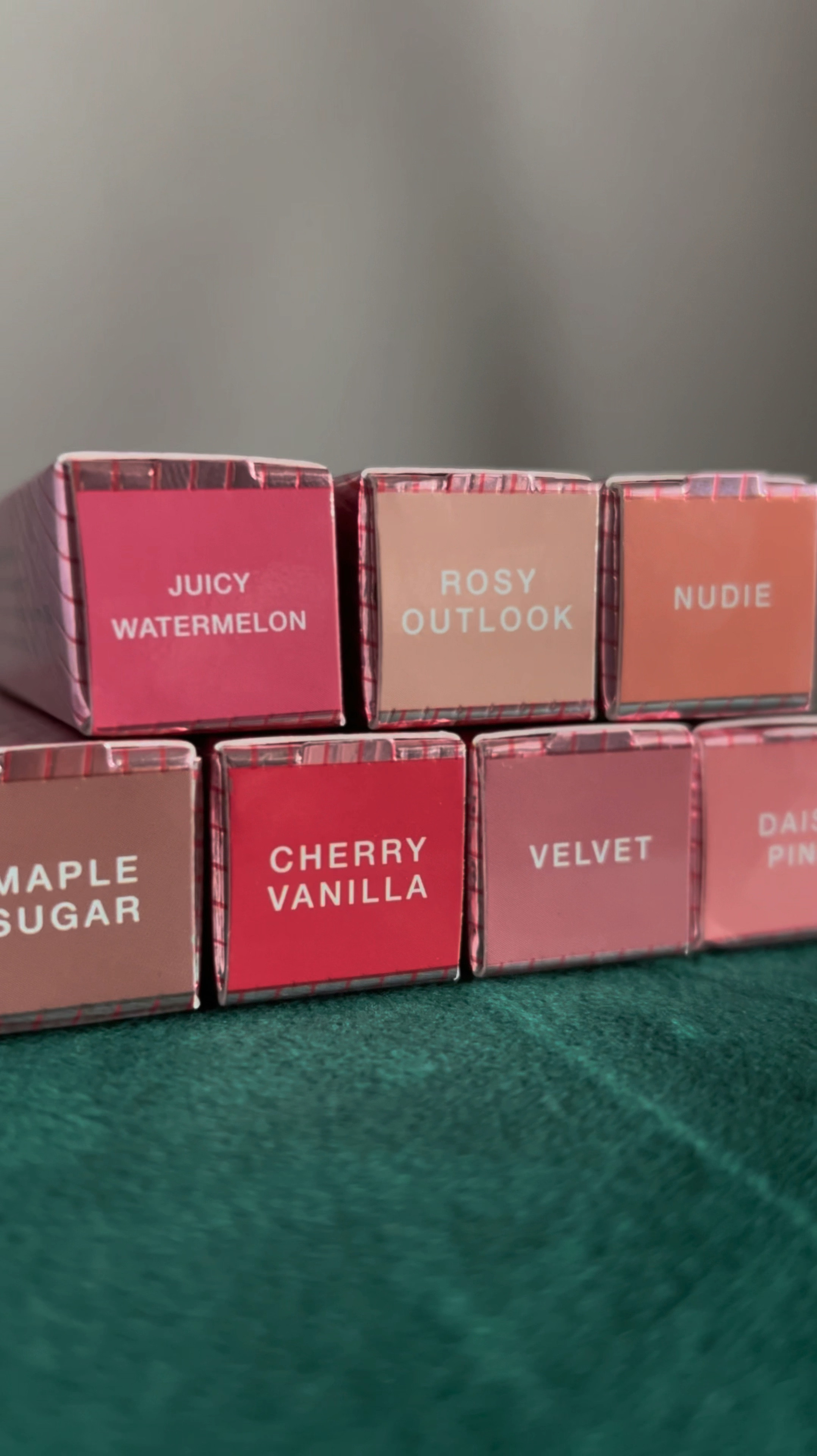 Hands down best lip plumping gloss I’ve ever used and the shades are all 
✨ stunning ✨ 

#LTKVideo #LTKBeauty #LTKFindsUnder100