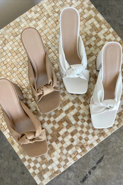 Please Hold Heels | Vestique