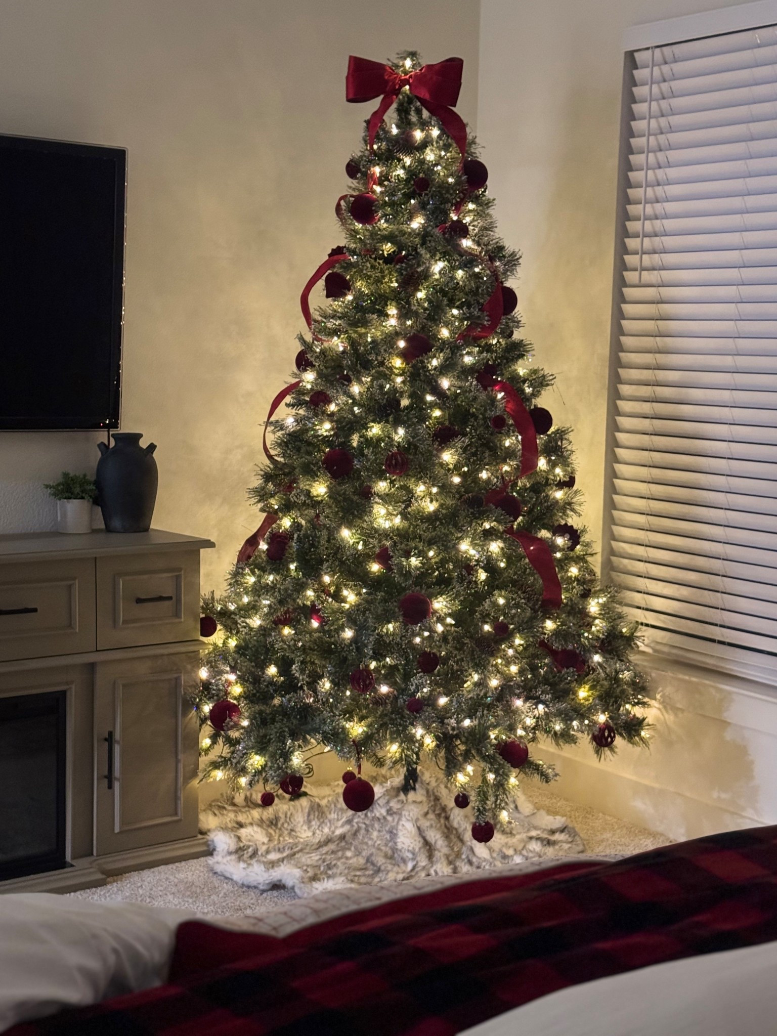 Christmas tree and beautiful ornaments.

#LTKSeasonal #LTKHoliday #LTKHome