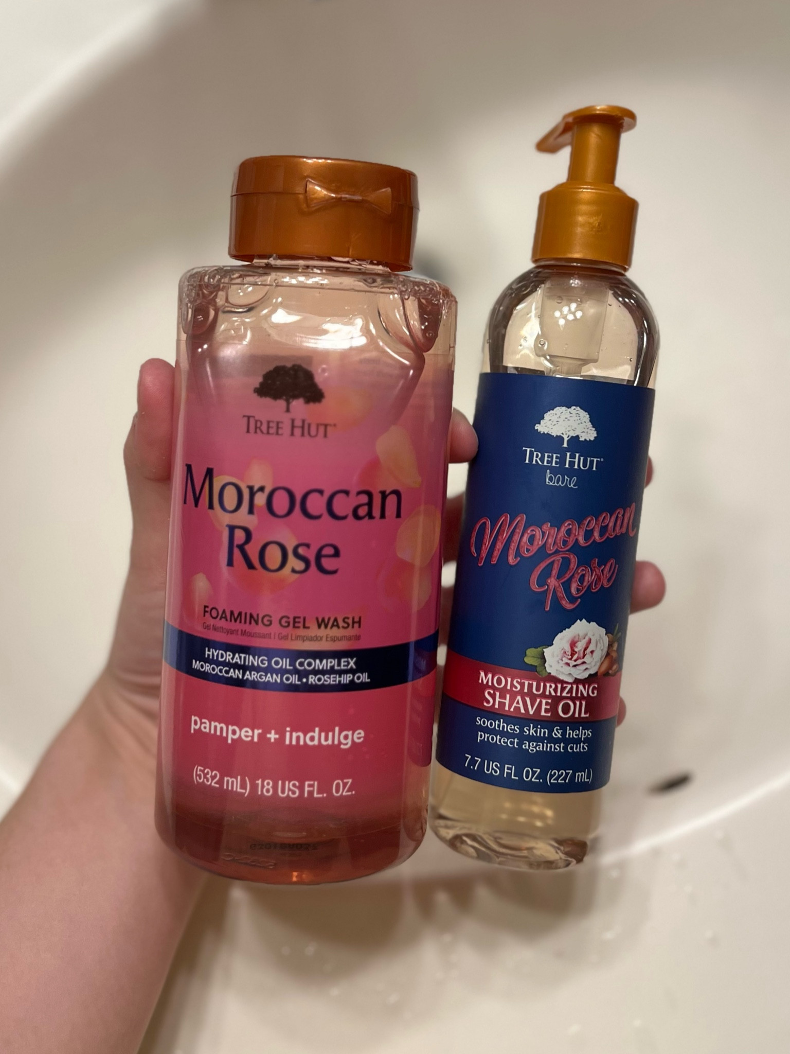 I didn’t know I was a shave oil person til I tried it, this is the best way to shave. It doesn’t clog up your razor like shaving cream. It’s thin and the razor glides much smoother. Tree hut has some of the best scented products in the world. I wanna be the one to make everyone obsessed with shaving oil. Try the shaving oil and sugar scrubs #treehut #shavingoil #showermusthaves #ulta #smoothshave #shavingproducts

#LTKBacktoSchool #LTKSeasonal #LTKbeauty