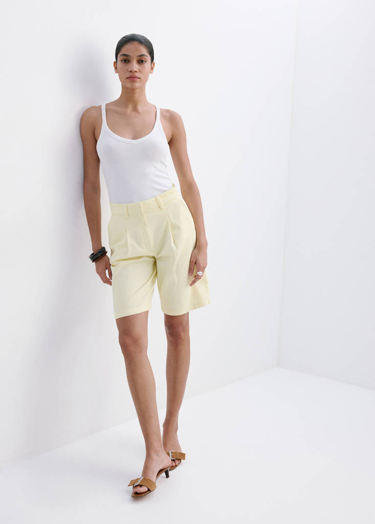 Straight Bermuda shorts with buckle detail pastel yellow - Women - 10 - MANGO | Mango (US/MX/AU)