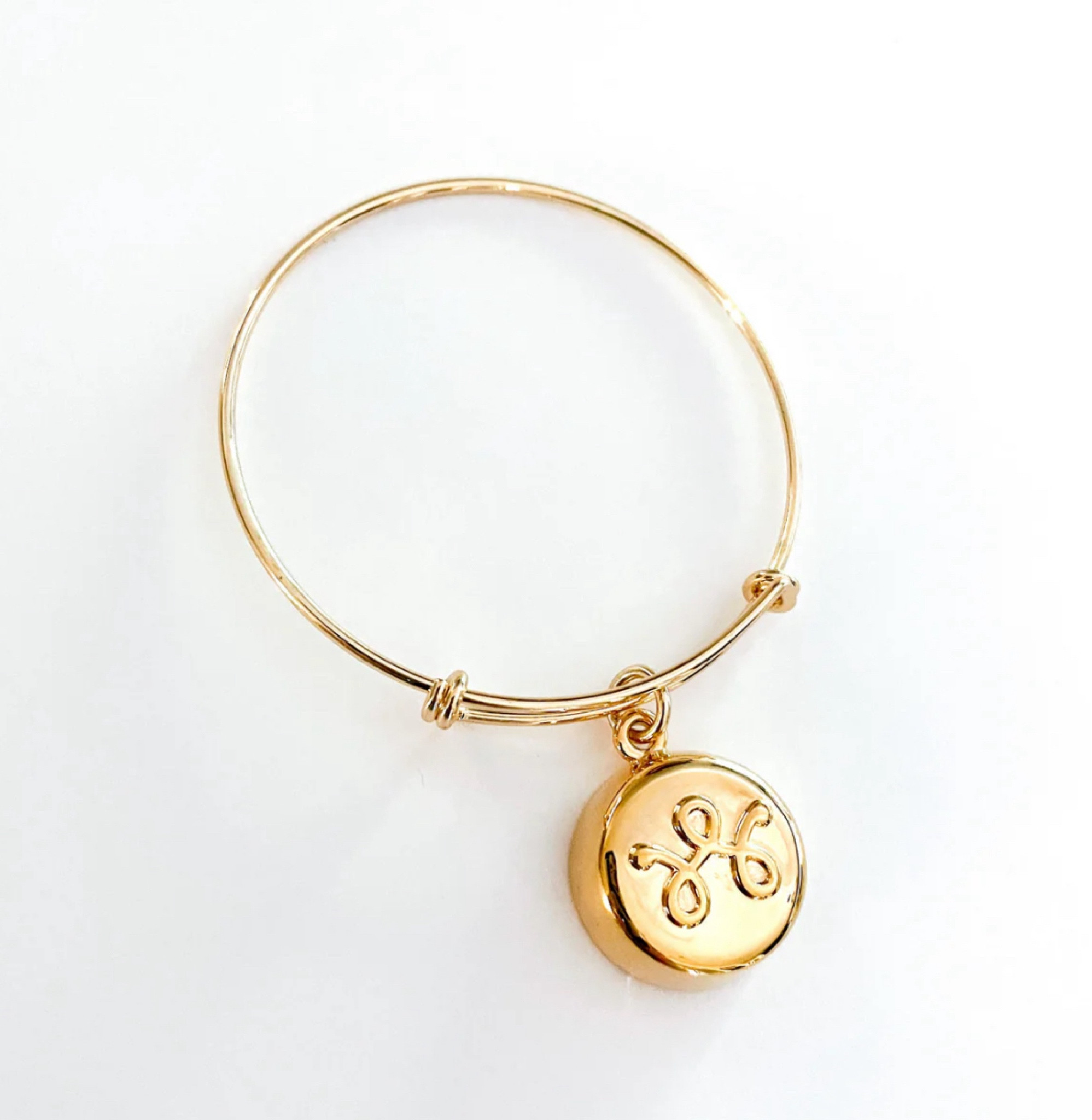 For 10% off use code: BOISE 

The most discreet safety device. With invisaWear's life saving jewelry + safety membership you get 24/7 access to a suite of safety features.

- Gold: Brass plated with 24k gold 
- Alerts Loved Ones
- Share Location
- 9-1-1 Assistance
- Video Streaming
- Voice Activation
- SOS Chat + Calls

• Send an SOS: Double-click the hidden button to alert trusted contacts that you need help.
 
• Contact 9-1-1: Enable the 9-1-1 feature and ADT security agents will alert first responders.

• Share Your Location: Your trusted contacts and, optionally, 9-1-1 will receive your exact GPS location.

• 24/7 Professional Monitoring: Our team of trained security experts are available around the clock to provide assistance whenever and wherever you need it!

This is ideal for:
- College students
- Real estate agents
- Runners or fitness enthusiasts
- Someone testing out online dating
New drivers
- Rideshare passengers or drivers
- People who work late at night or alone
- Anyone with a medical condition or disability
- Seniors who don’t want to wear an ugly panic button
- Any loved one that you want to make sure is safe 