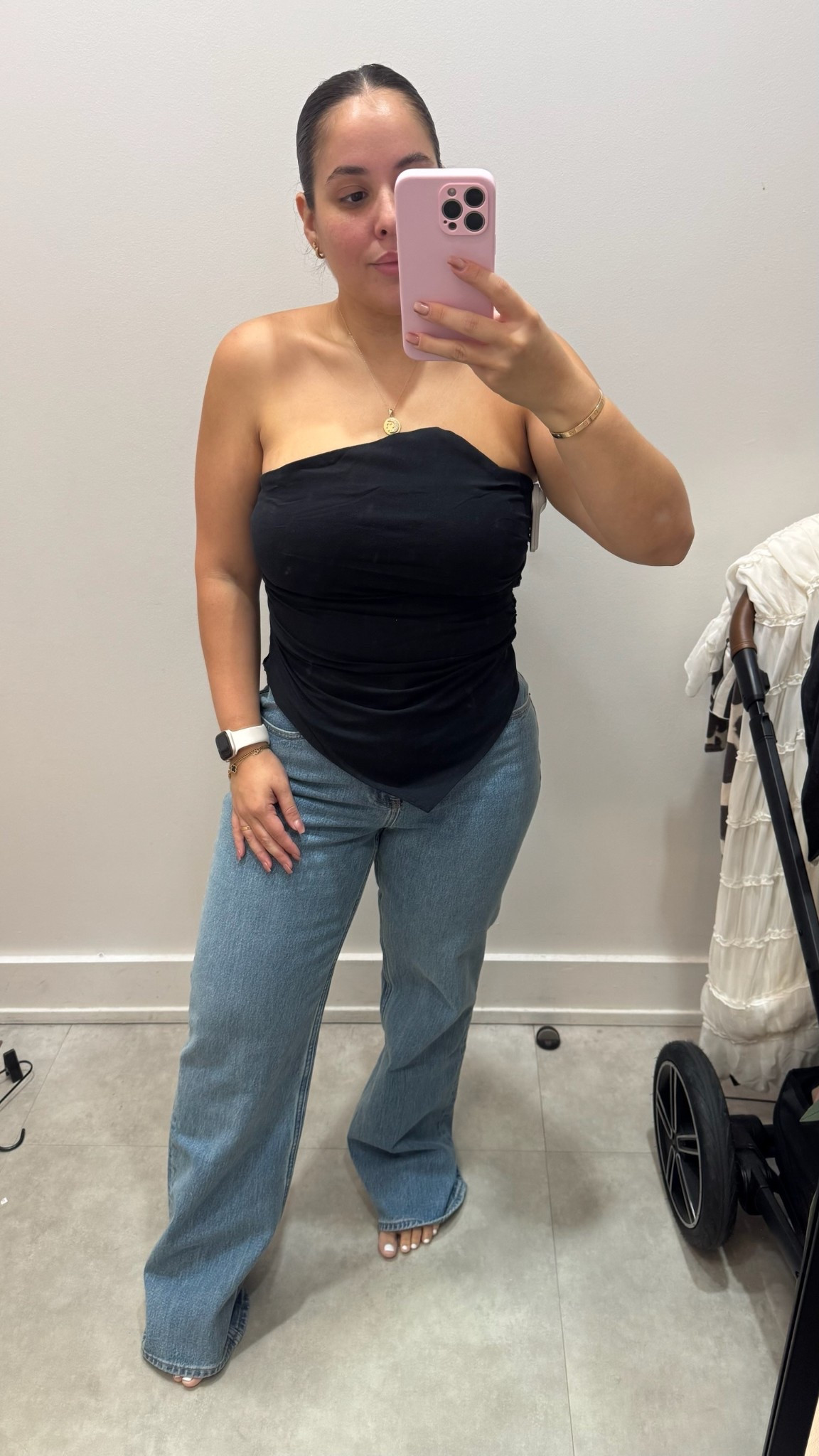 Can’t go wrong with a cute top and good denim 🤍
Wearing all Abercrombie and it’s all on sale! Don’t forget to use code DENIMAF for extra $$ off jeans.

#LTKStyleTip #LTKSaleAlert #LTKMidsize