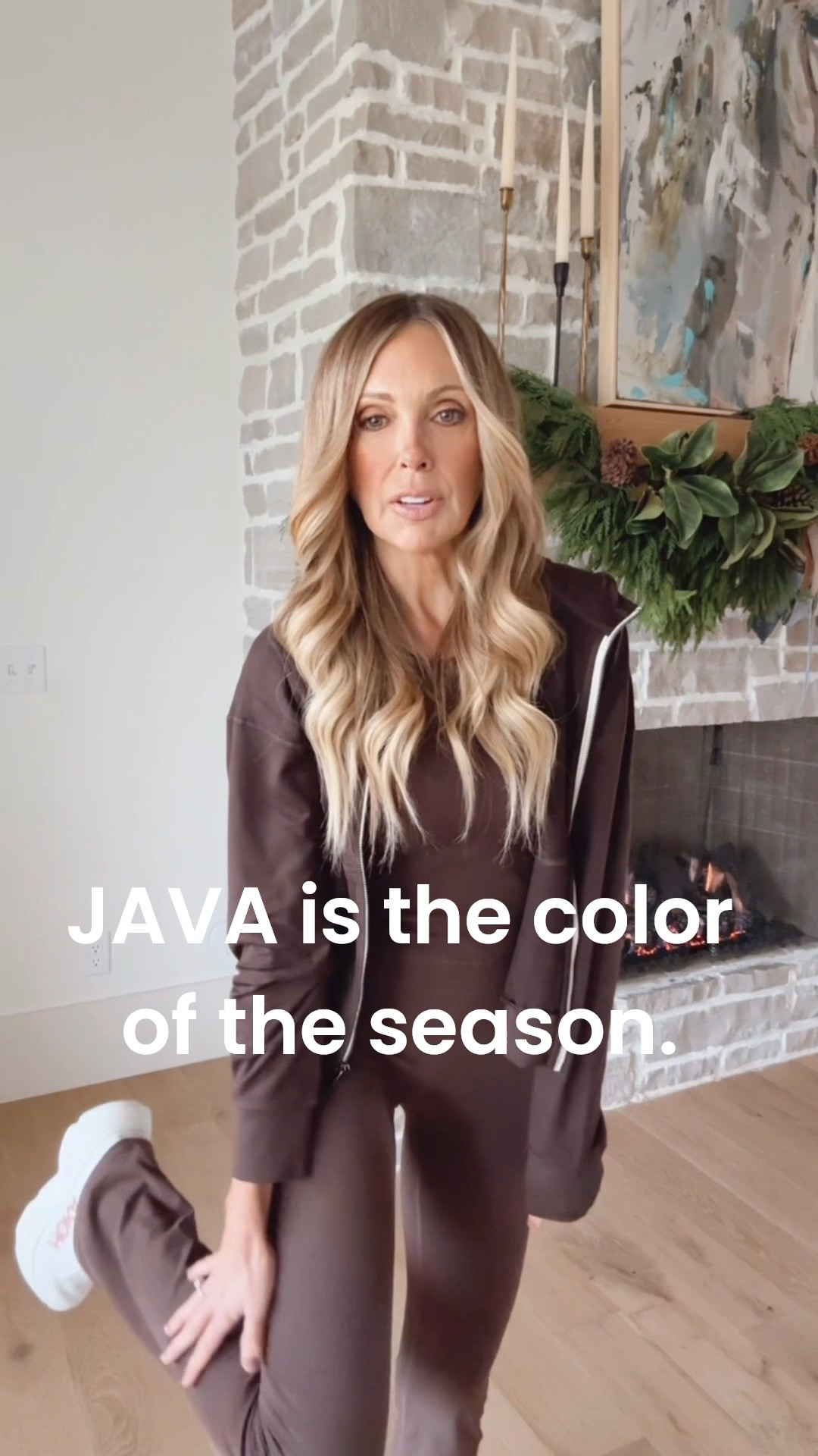 Living in Java from head to toe with the AllTheFeels™️ Slim Flare, Pose Plyo Tank, and Halo Modern Full Zip Hoodie. @VuoriClothing #vuoripartner


#LTKmomlife #LTKActive #LTKHoliday