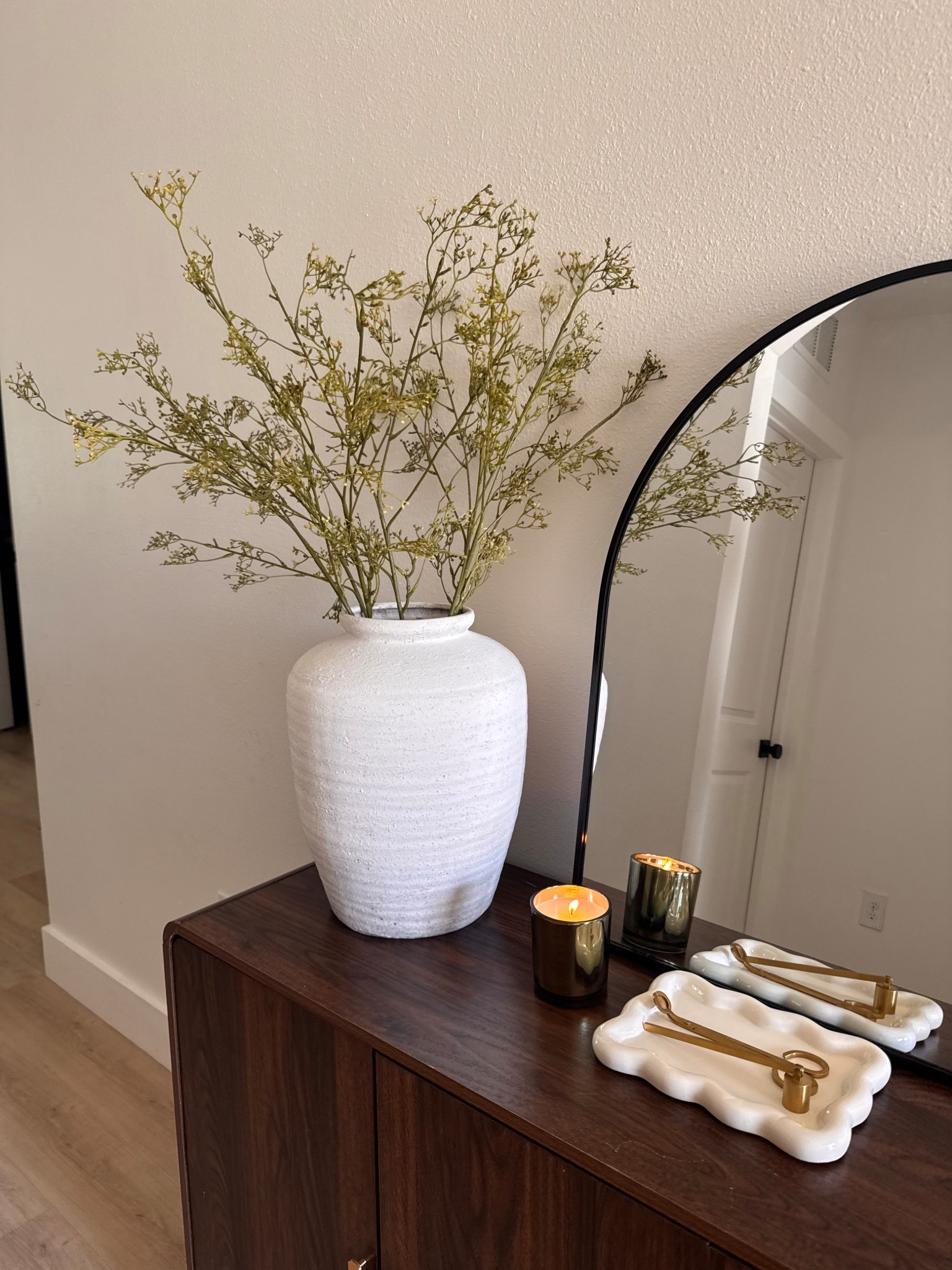 Can’t believe how beautiful these stems are 😍 #walmartstems #walmarthomedecor #walmartfinds 

#LTKFindsUnder100 #LTKHome