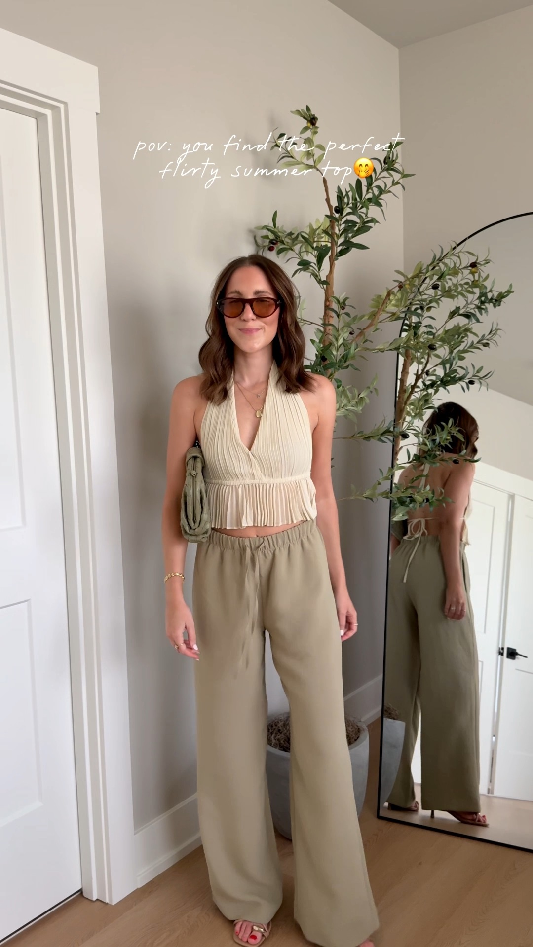 Need to plan a vacation ASAP just to wear this cutie🤭 wearing a xs


Vacation style, summer style, lodge pants, halter top, summer outfit