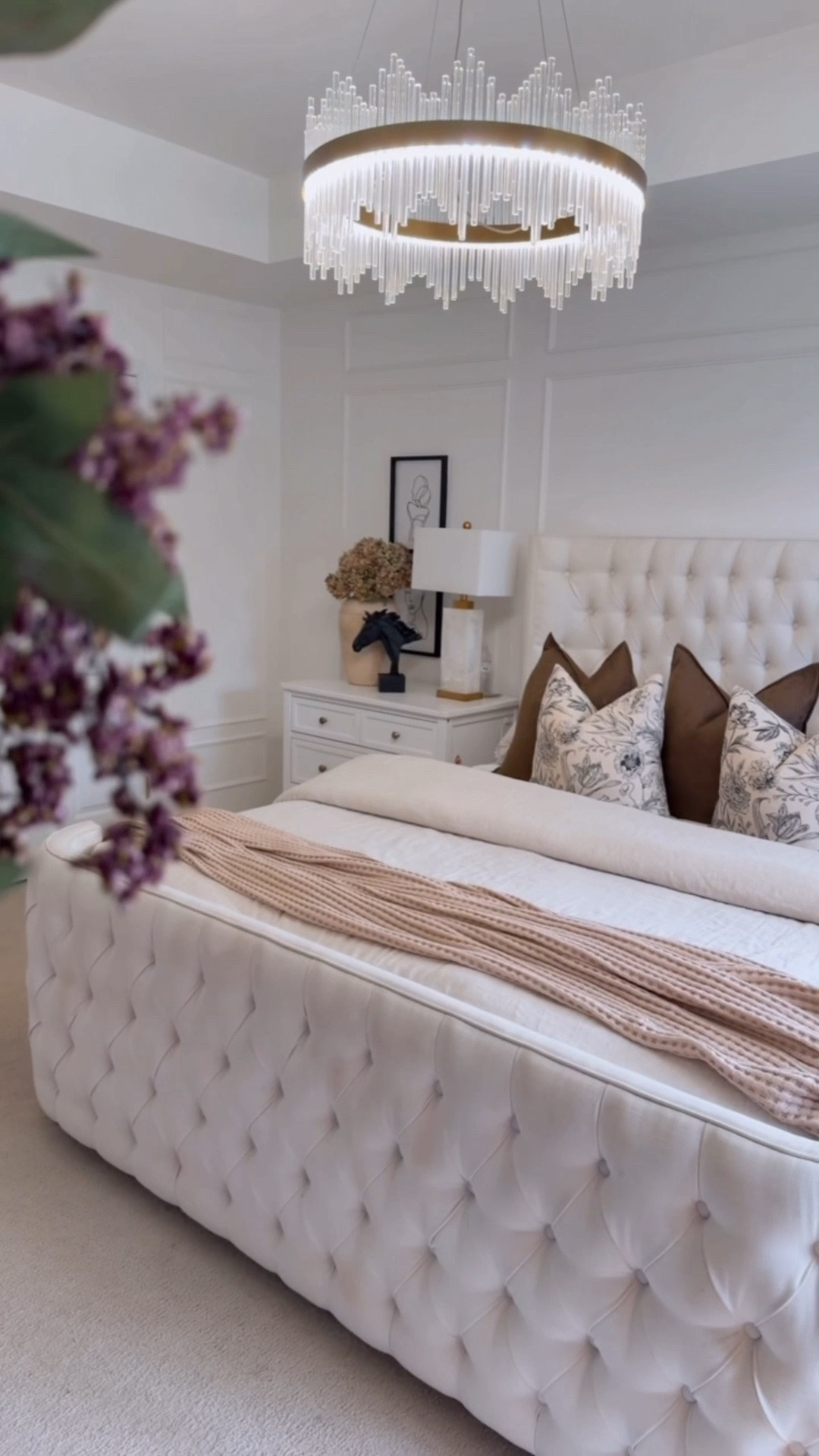 Cozy Fall Bedroom
#bedding #blanket #fallpillows #fallstems

#LTKHome #LTKSaleAlert #LTKSeasonal