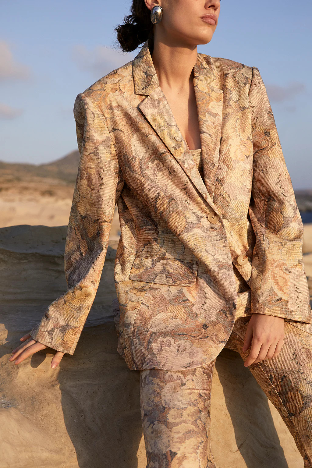 Monae Blazer Antique Floral | Hansen and Gretel