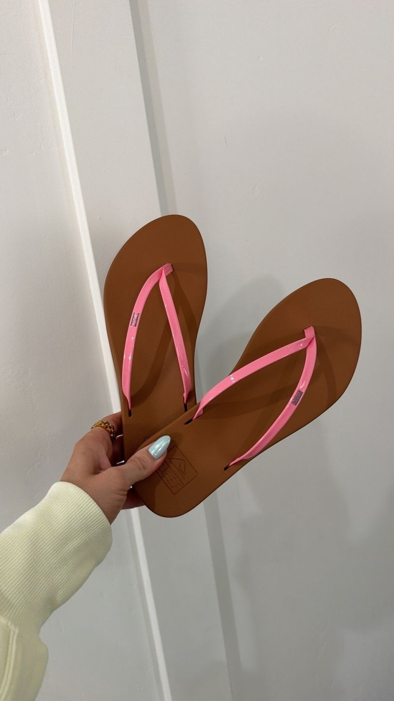 Use code HORTON20 for 20% off shoes from REEF!

#LTKootd #LTKSeasonal #LTKSaleAlert