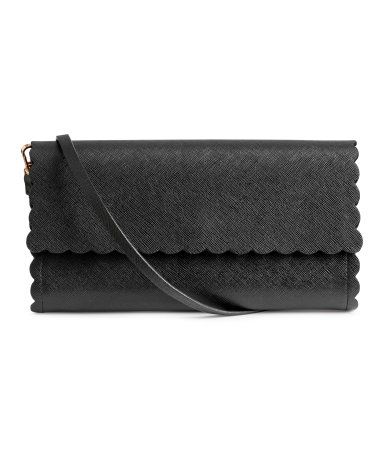 H&M Scallop-edge Clutch Bag $18.99 | H&M (US)