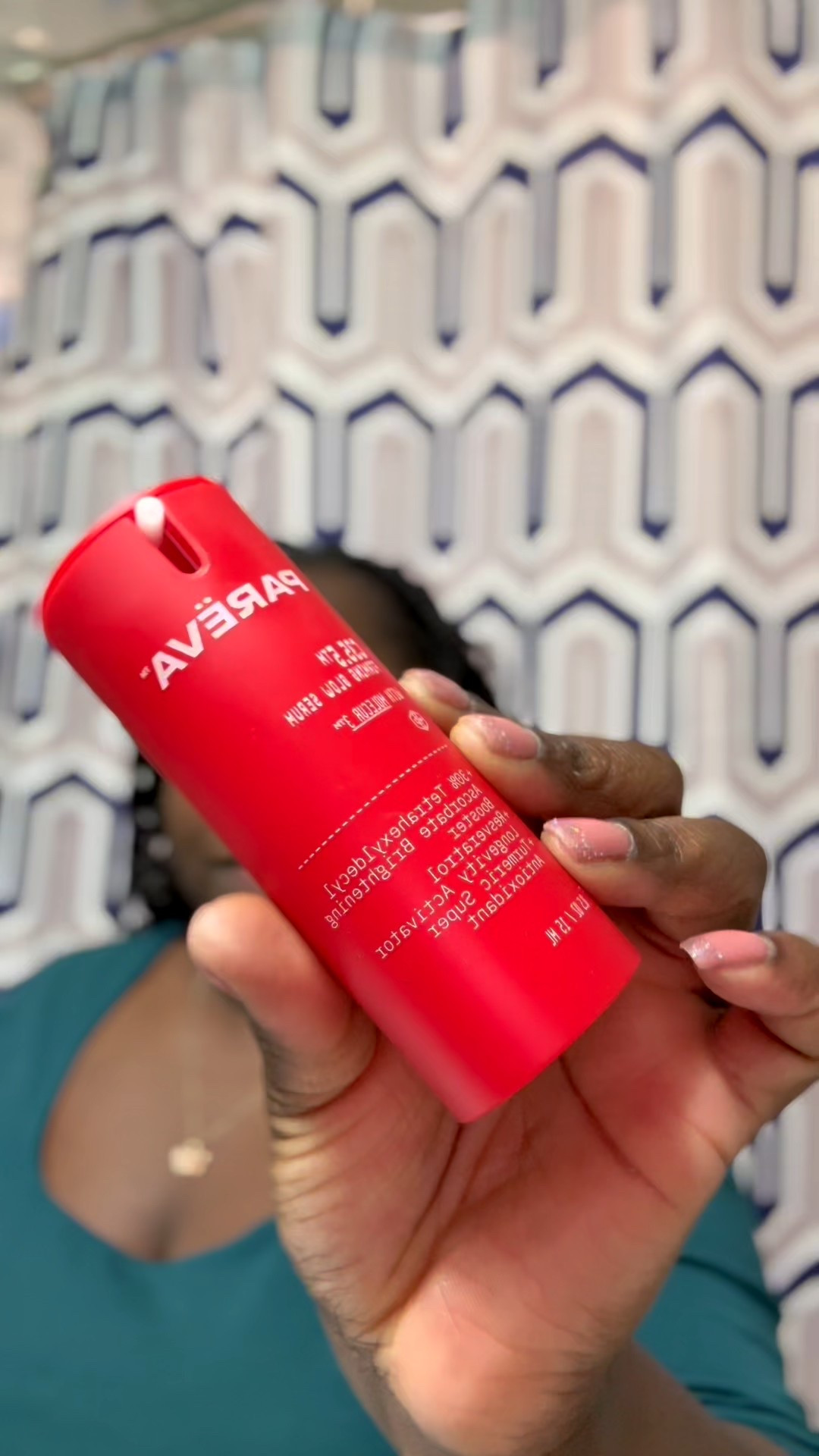 I’ve been loving Pareva Beauty! Not only because it’s only 3 steps but because it leaves my skinn